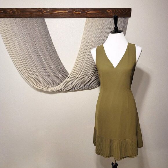 Naked Zebra Olive Pleated Dress Sz S - Picture 1 of 3